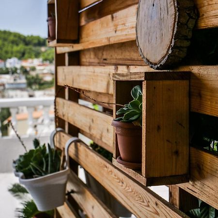 Sea Breeze Rooms Himare Exterior photo