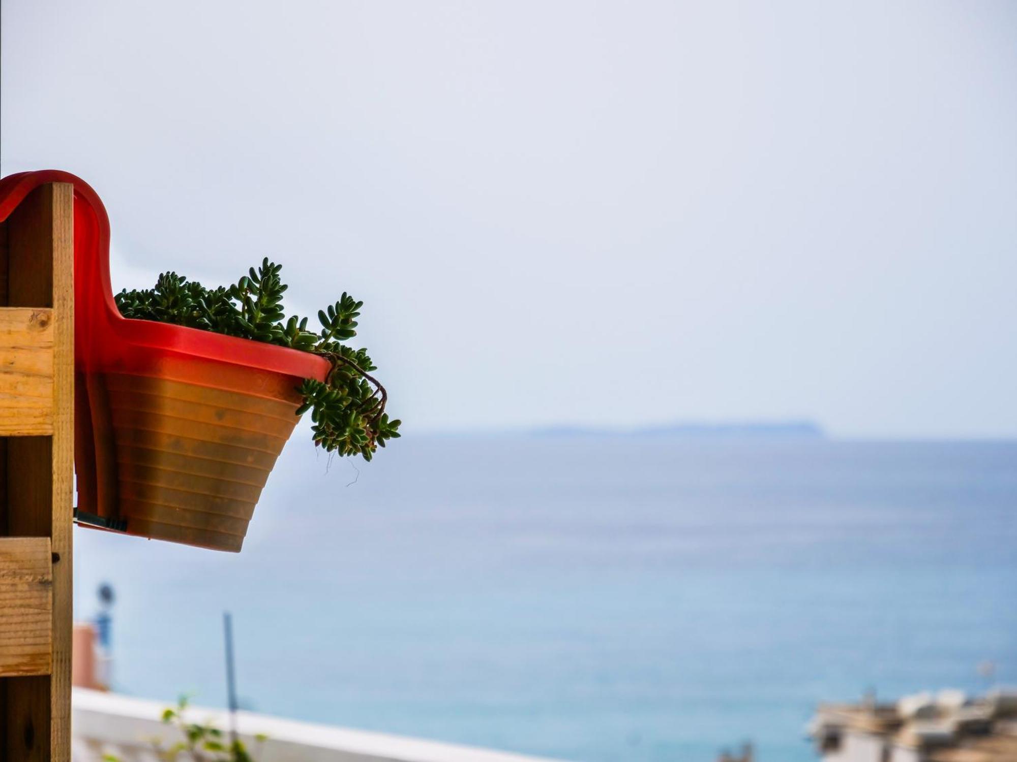 Sea Breeze Rooms Himare Exterior photo