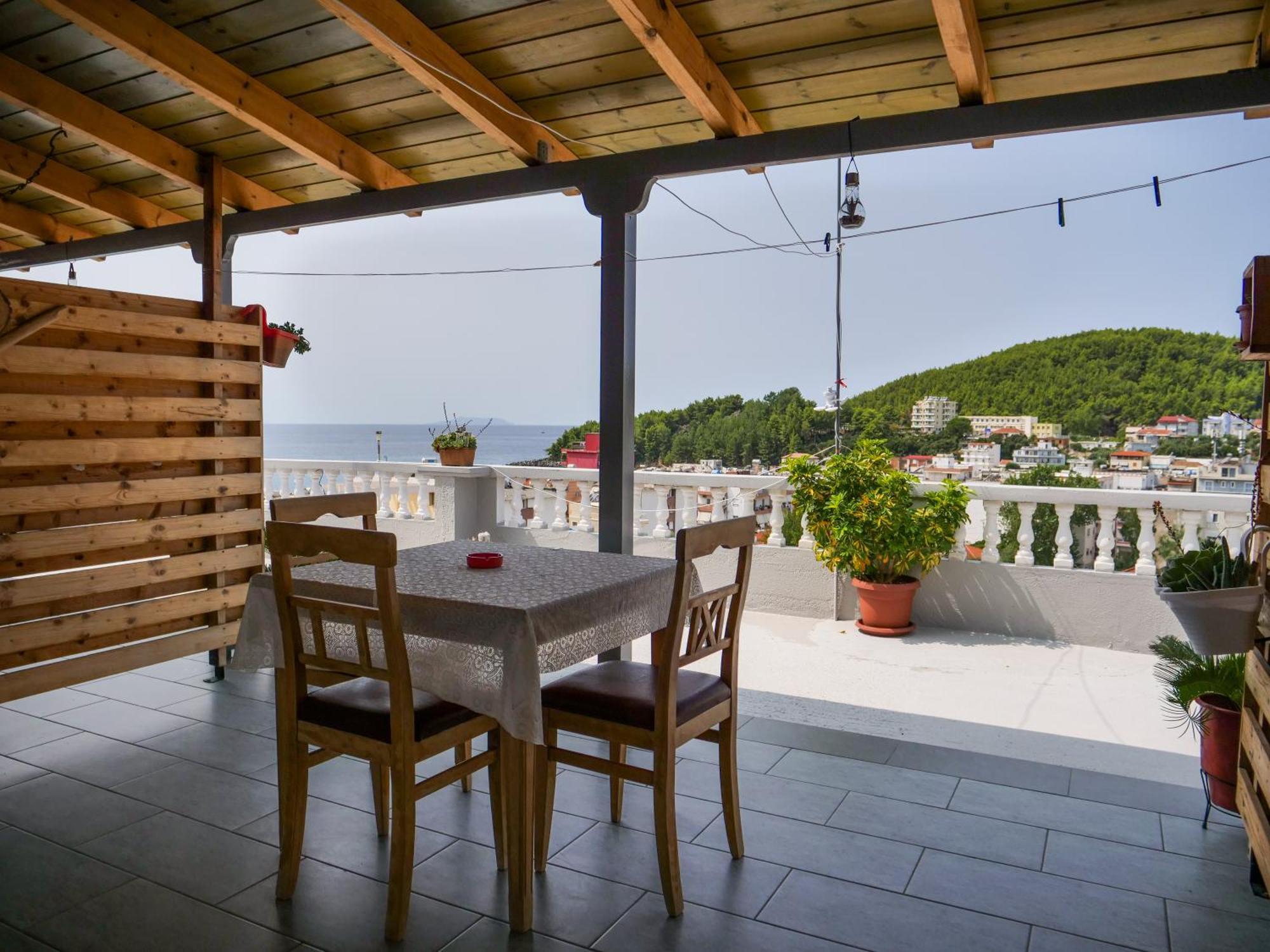 Sea Breeze Rooms Himare Exterior photo