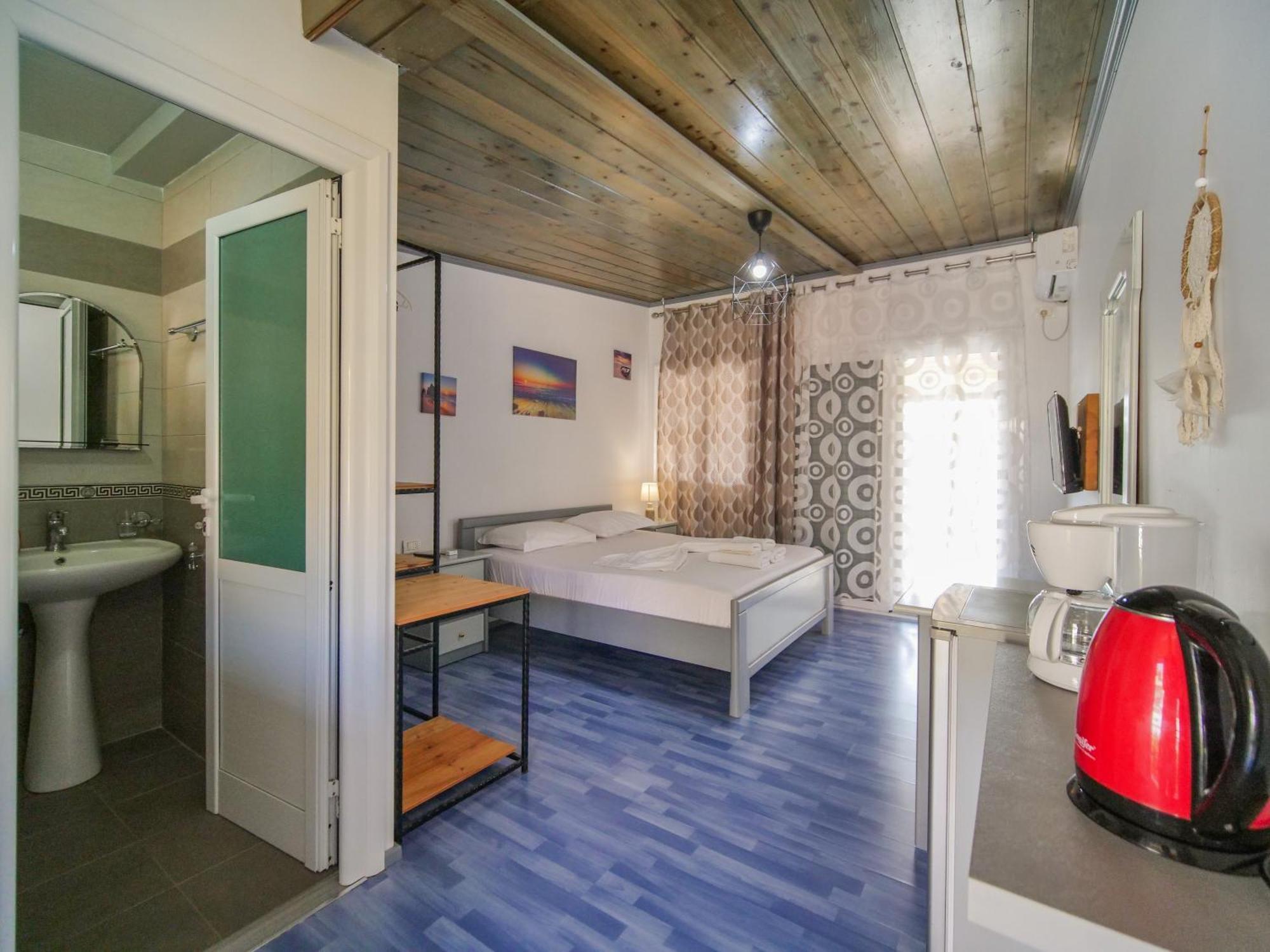 Sea Breeze Rooms Himare Exterior photo