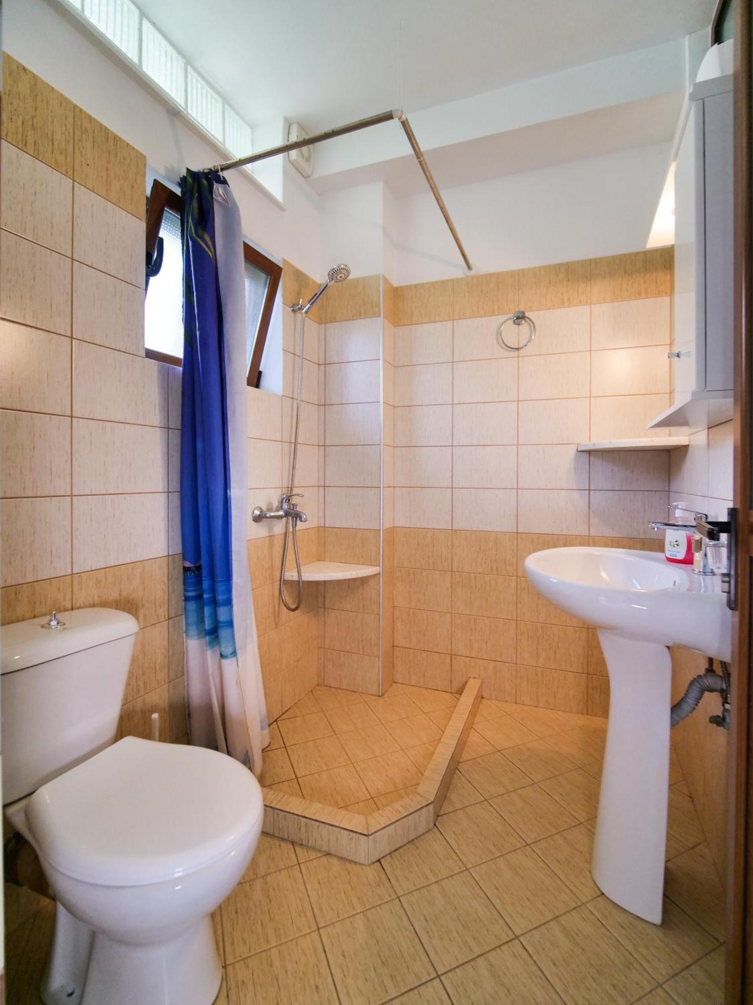 Sea Breeze Rooms Himare Exterior photo